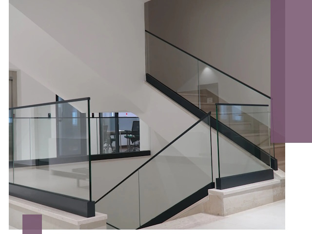 Стеклянные перила премиум-класса с установкой в Ноябрьске