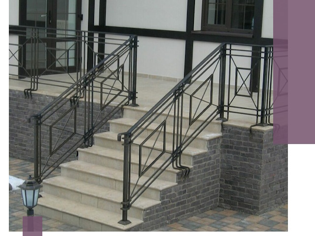 Перила для крыльца в Ноябрьске — монтаж, изготовление и установка