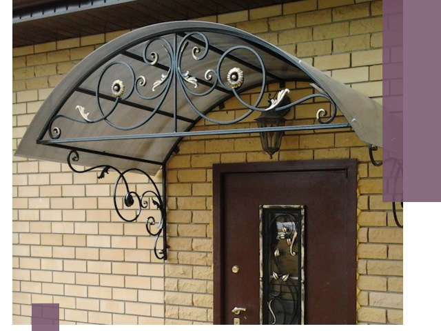 Изготовление козырьков из металла под ключ в Ноябрьске