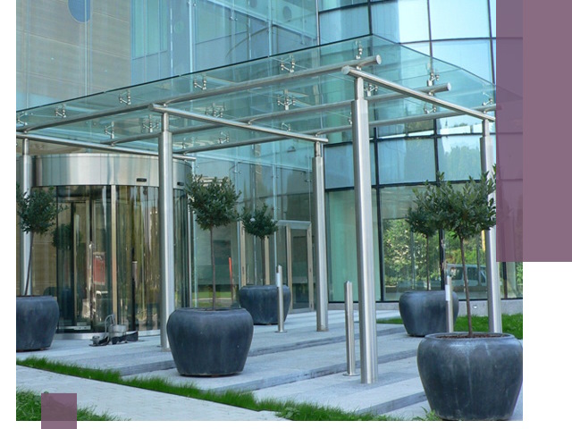 Навесы из стекла на заказ в Ноябрьске — монтаж и установка